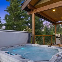 Roam, Relax, Soak | 3BR w/Mnt View, HotTub, BBQ