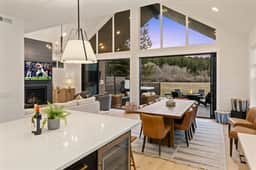 SunR Meadow Retreat - Image 4