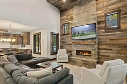 Snowberry Retreat - Image 2