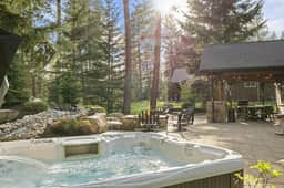 Black Seam Lodge - Image 2