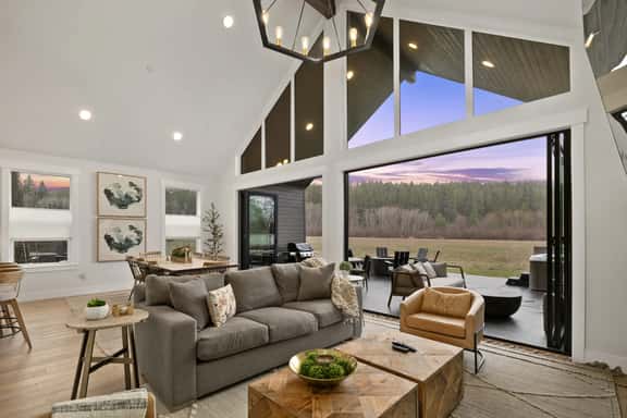 4BR Meadow Mt View, Hot Tub, Firepit, Chefs Kitch - Image 1