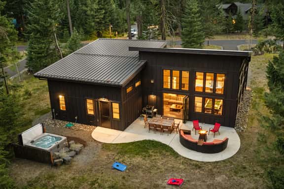 4BR, Hot Tub, Firepit, Fireplace, Pet Friendly - Image 1