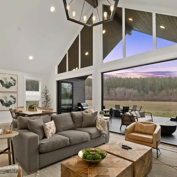 4BR Meadow Mt View, Hot Tub, Firepit, Chefs Kitch - Image 1