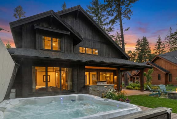 Snowberry Retreat - Image 1